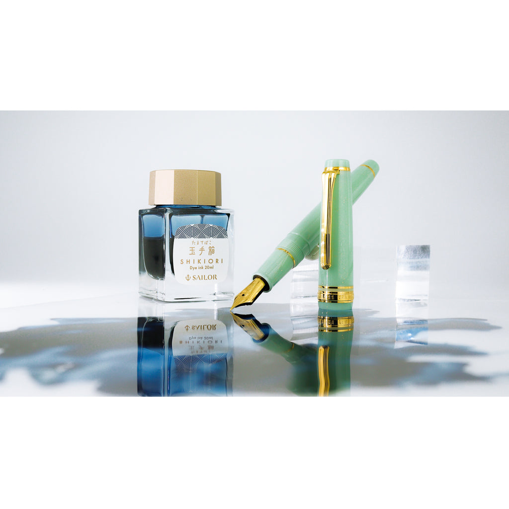 Sailor Shikiori Fairy Tale Fountain Pen - Dragon Palace - 14K Gold - Medium Fine Nib - Sparkle Light Green